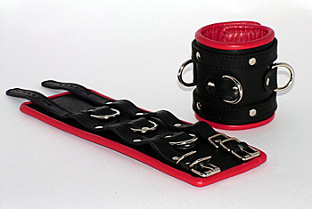 Широкие обёрнутые наручники с красным кожаным подкладом - 1