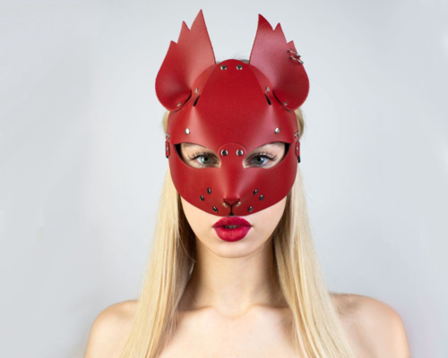 Красная кожаная маска Белочка - 1
