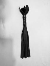 Черная кожаная плеть с лаковой розой в рукояти - 40 см. - 2