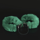 Черные кожаные наручники со съемной зеленой опушкой - 1