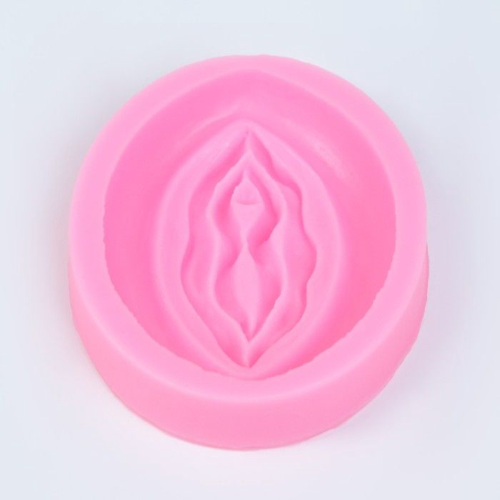 Розовая силиконовая форма в виде вульвы - 2
