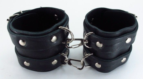 Широкие черные наручники с двумя ремешками - 0