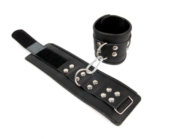 Черные кожаные наручники с заклепками с фиксацией липучками - 0