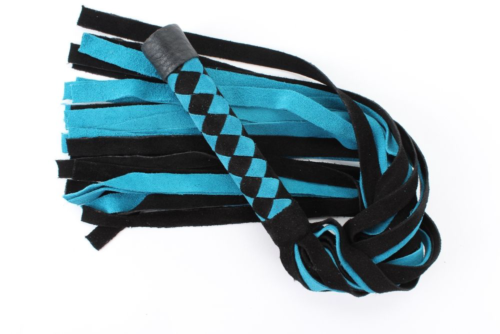 Черно-голубая замшевая плеть с ромбами на ручке - 58 см. - 0