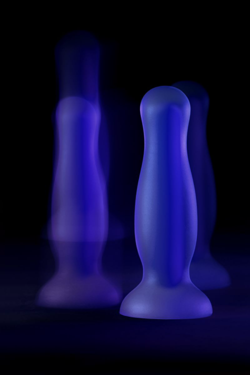 Голубая, светящаяся в темноте анальная втулка Kyle Glow - 10 см. - 12