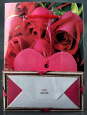 Подарочный пакет Love с розочками и сердечками - 15 х 12 см. - 1