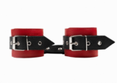 Красно-черные наручники с фиксацией на двух карабинах - 3